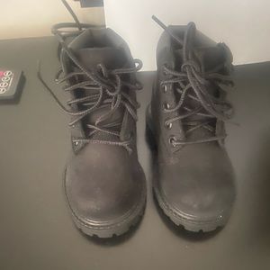 Black Tims 5c